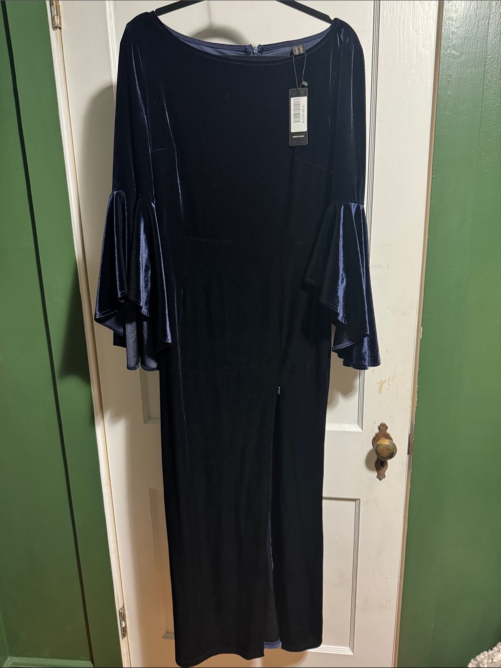 Women’s Navy Velvet Bell-Sleeve Maxi Dress